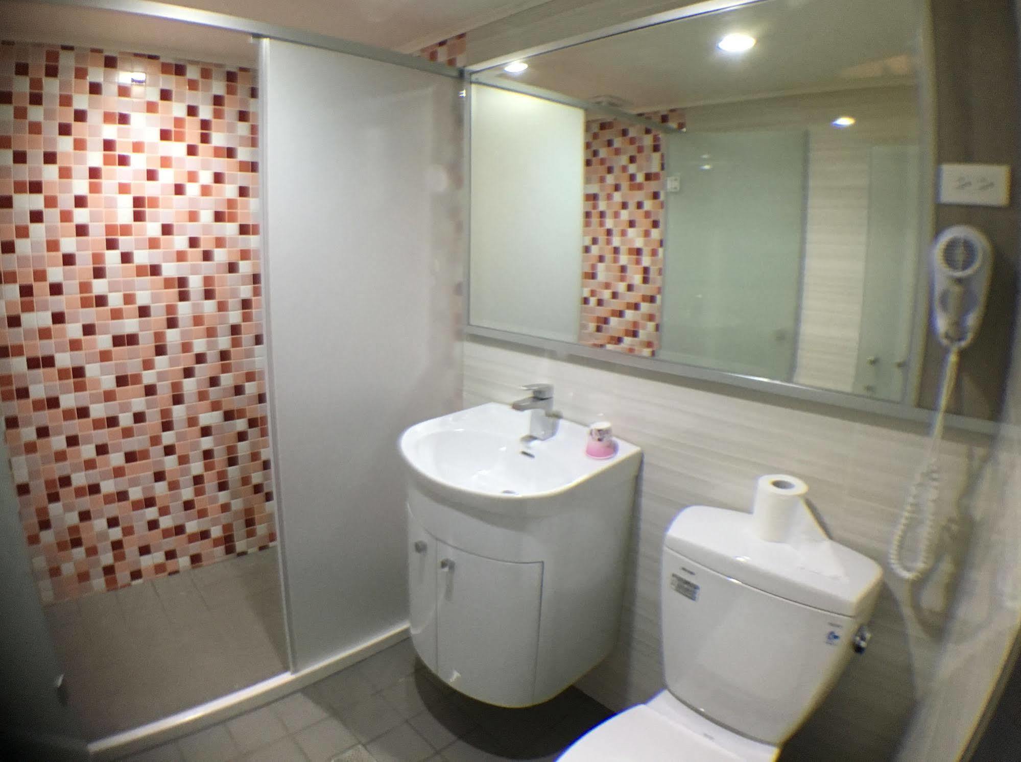 Central Hotel Taoyuan Luaran gambar
